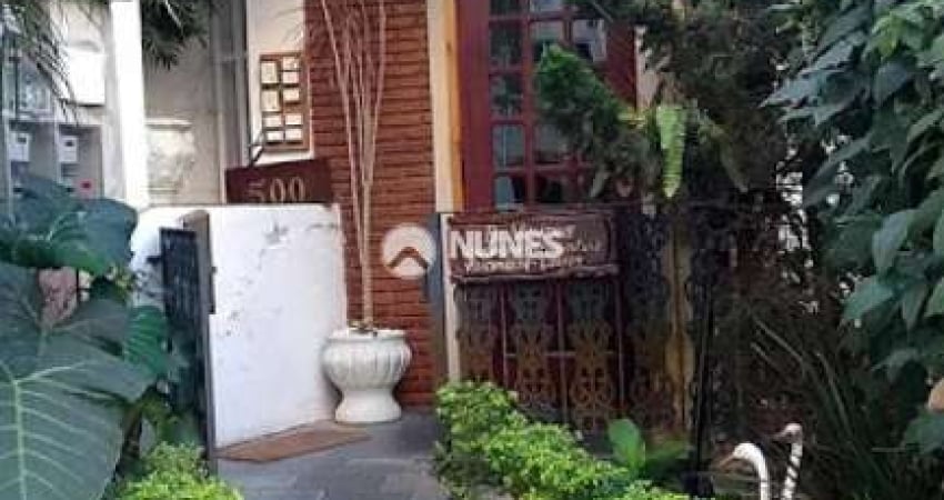 Apartamento compacto Granja Viana enfrente ao shopping independente com sacada