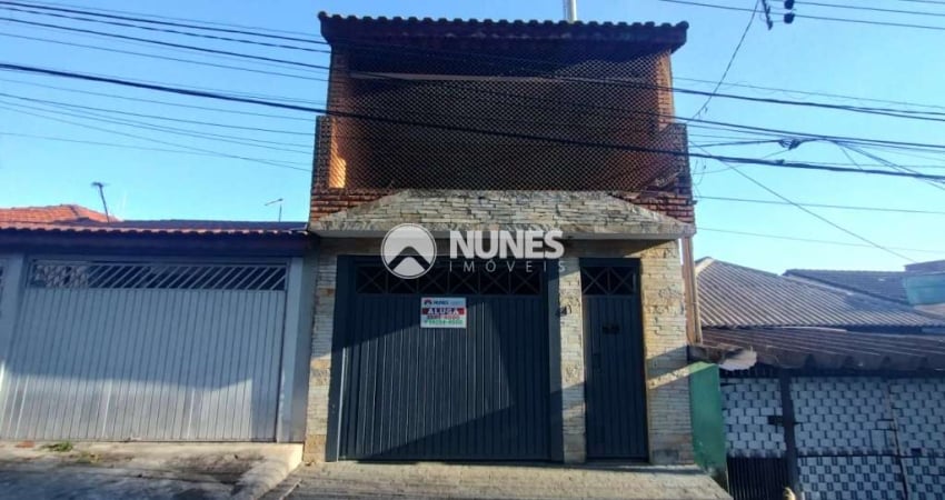 Amplo Imóvel para Locação com 3 Dormitórios, Salão e Terraço
