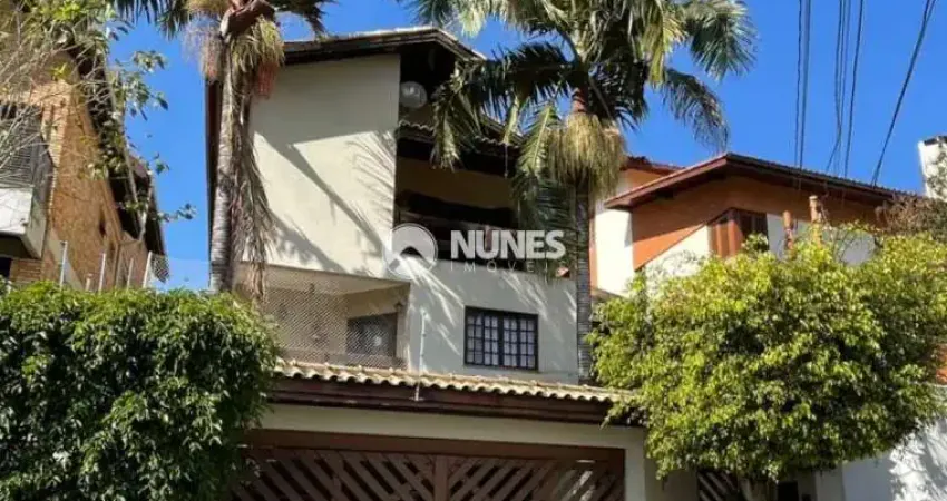 Lindo sobrado à venda em condomínio fechado - 202 m² construídos - 250 m² de terreno