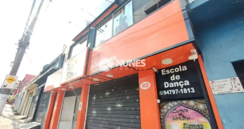 Ponto comercial com 390 m², salão livre e versátil, ideal para diferentes tipos de negócios.