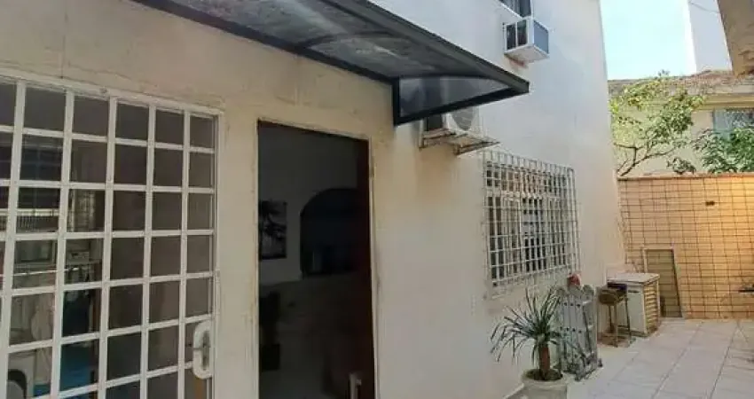 Casa com 2 quartos à venda na Torres Homem, 445, Embaré, Santos