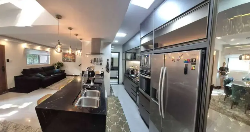 Casa à venda na Rua Pedro Ivo, 1, Embaré, Santos