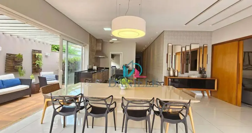 Casa térrea com 3 suítes localizada no condomínio Damha.