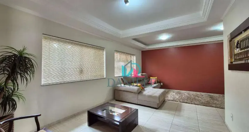 Casa com 3 dormitórios à venda, 209 m² por R$ 440.000,00 - Jardim Cristo Rei (Vila Xavier) - Araraquara/SP