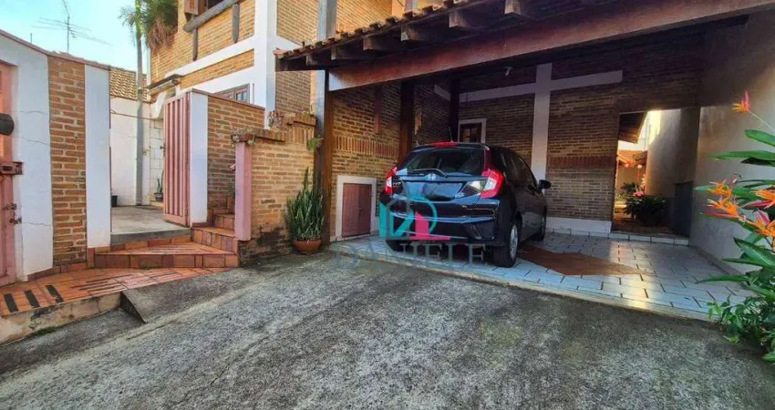 Casa com 3 dormitórios à venda, 255 m² por R$ 600.000,00 - Centro - Araraquara/SP