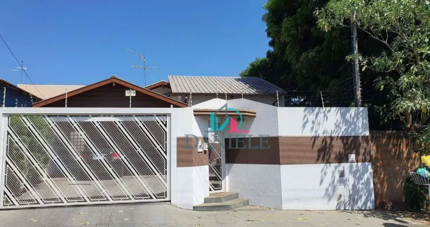Casa térrea com 3 dormitórios localizada no bairro Jardim Imperador.