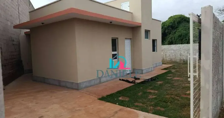Casa térrea com 2 dormitórios localizada no residencial ravena.