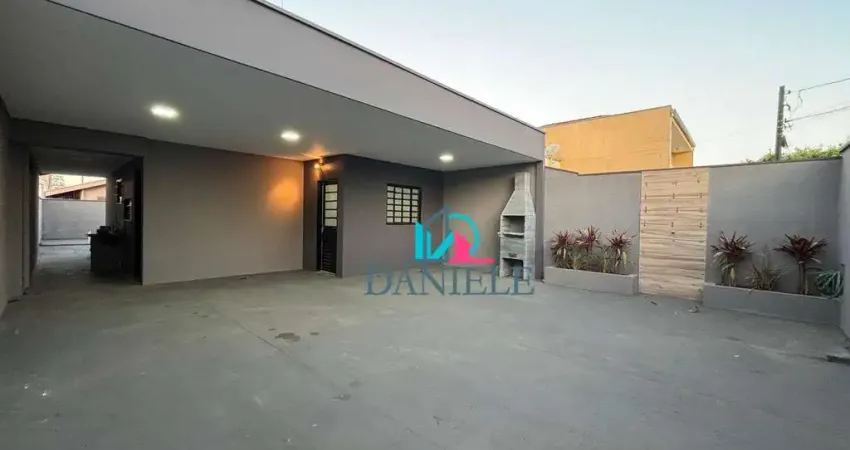 Casa térrea com 2 dormitórios localizada no parque igaçaba.