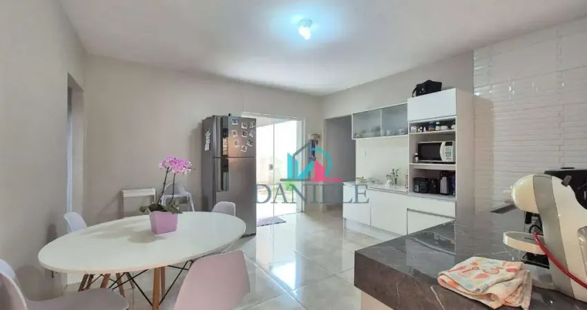 Casa com 3 quartos à venda na Rua Arquiteto Carlos do Amaral Sampaio, --, Parque Residencial Vale do Sol, Araraquara