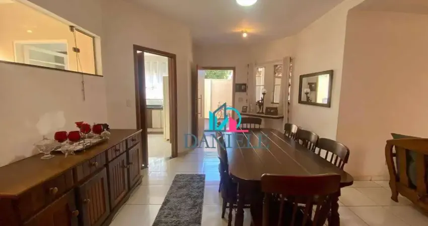 Casa com 5 quartos à venda na Avenida Paulino Rodella, --, Jardim Universal, Araraquara