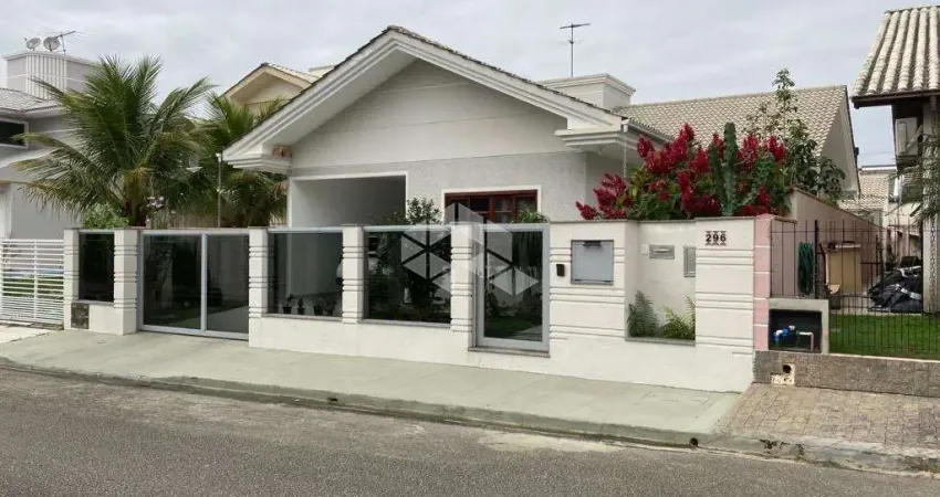 Casa 03 quartos, 01 suíte, à venda, bairro pedra branca, palhoça sc.