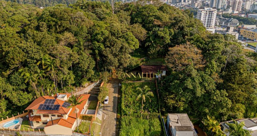 Terreno em lugar alto, ideal para casa de alto padrão, no Saguaçu