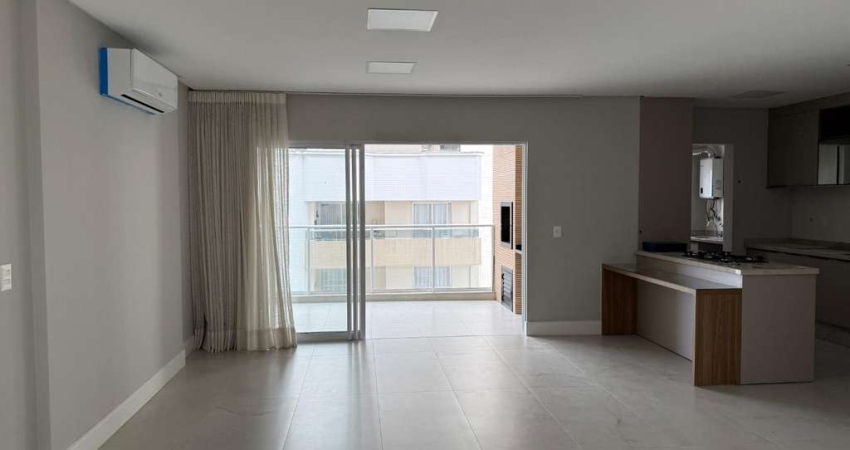 Apartamento com 3 quartos para alugar na Avenida Osmar de Souza Nunes, 220, Pioneiros, Balneário Camboriú