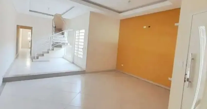 Sobrado com três pavimentos medindo 210m² - Parque Industrial.