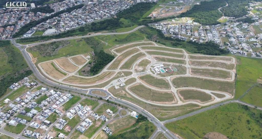 Terreno à venda Cond. Terras Alpha -  - 427,00 m², Quadra C1 - - Declive. - Vista para as Montanhas
