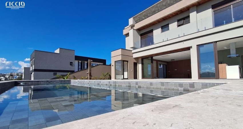 Sobrado novo com 4 suítes, piscina, sauna e automação