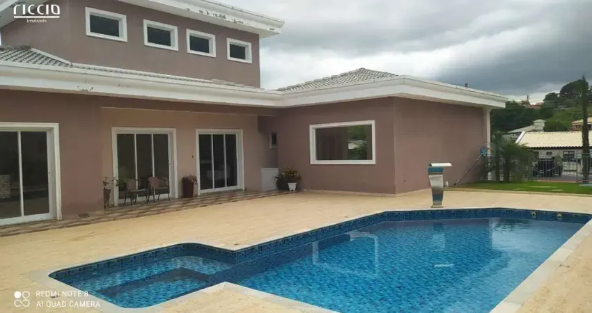 Casa terrea a venda no Condominio Terras de Santa Helena, conta com 3 suítes, sendo 1 delas máster com closet.