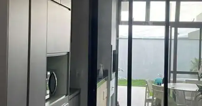 Casa terrea a venda localizada no malibu, com 3 dormitórios sendo 1 suíte!