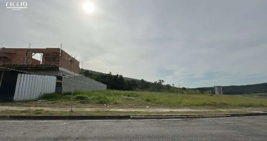 Terreno à venda no Recanto da Baronesa em São José dos Campos com 753m²