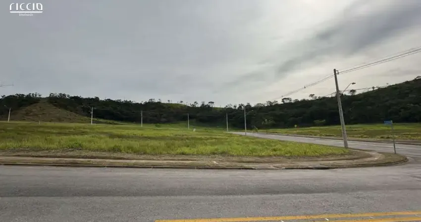 Terreno à venda com 1071,94m² no Condomínio Recanto Baronesa em São José dos Campos.