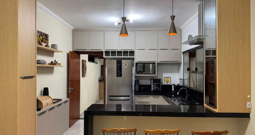 Casa no bairro Jardim das Industrias em São José dos Campos