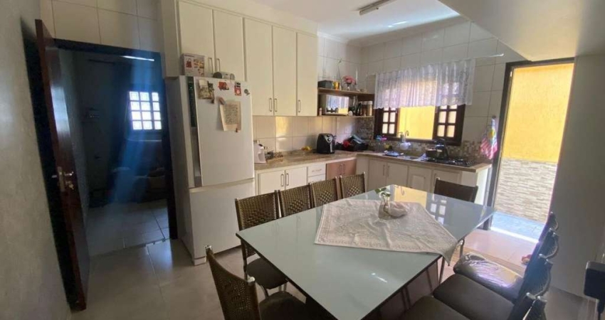 Casa térrea a venda localizada no Bosque dos Ipês, com 3 dormitórios, sendo 1 suíte!