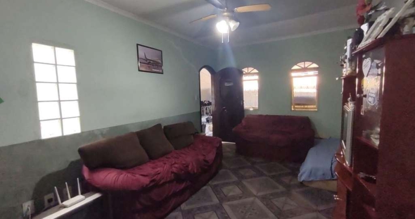 Casa à venda Ccom 3 dormitórios no Jardim Portugal em São José dos Campos