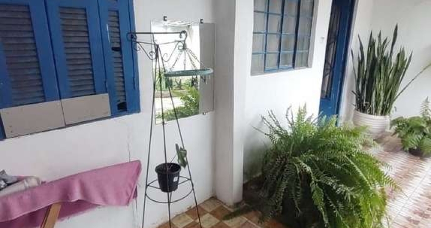 Casa com ponto Comercial no Jardim Satélite em São José dos Campos