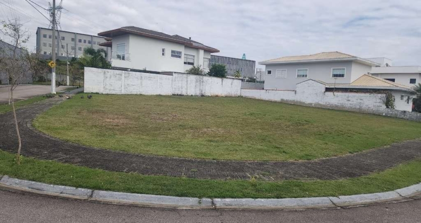Terreno em condomínio no Jardim Aquarius com 708 m2