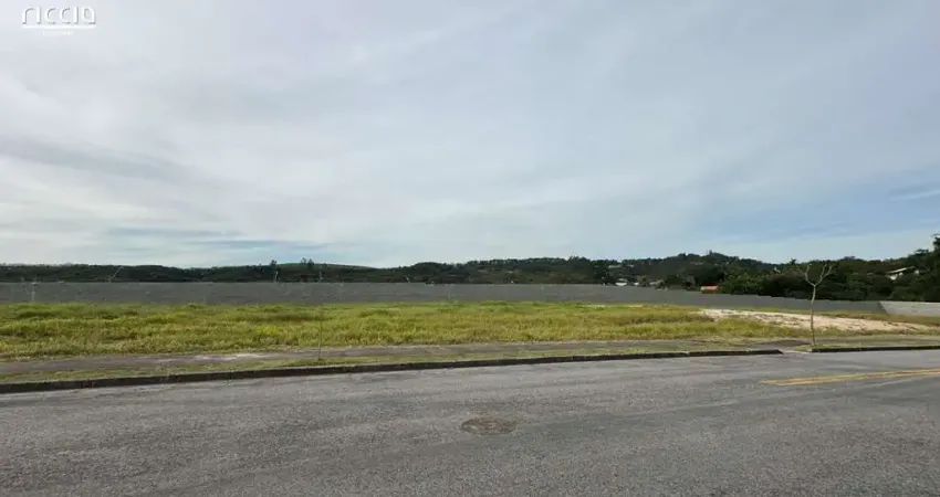 Terreno de 810,64 m² á venda no Condomínio Recanto da Baronesa em São José dos Campos