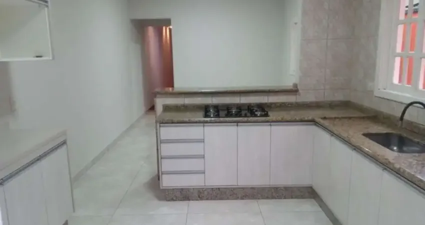 Casa sobrado - Bosque dos Eucaliptos - 3 Dormitórios - 120m².