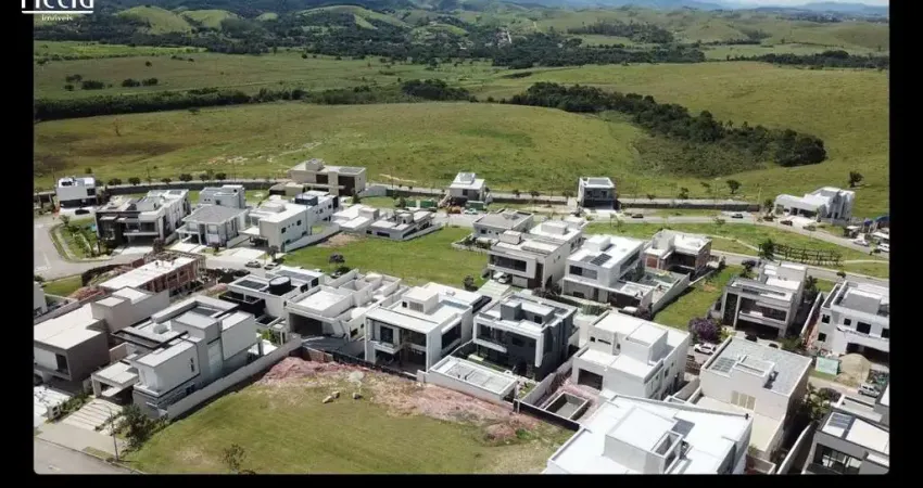 Terreno à venda no condominio alphaville 2 , 706 m² quadra h2 em declive com vista permanente para as montanhas