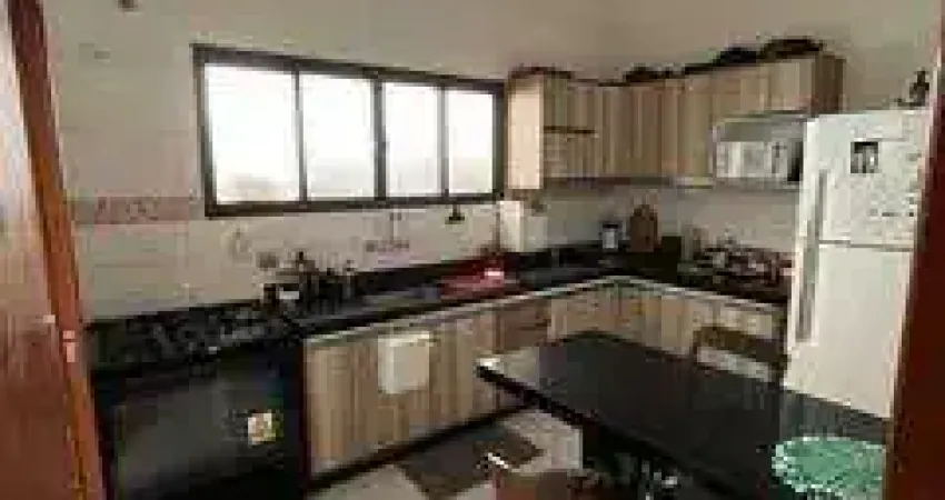 Casa no Village Amsterdam no Bosque dos Eucaliptos com 3 dormitórios, 1 suíte, 1 vaga