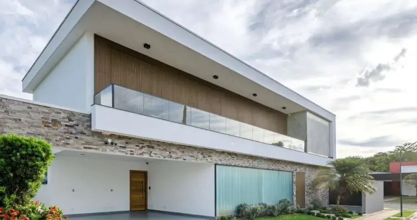 Casa à venda no Condomínio Reserva das Figueiras - 4 SUÍTES - Escritório e Piscina