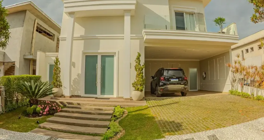 Casa de alto padrão com 3 suítes, piscina e área gourmet integrada