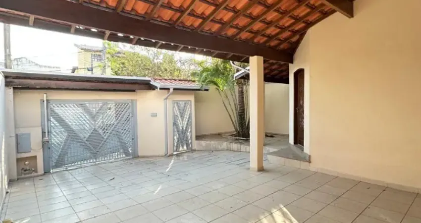Casa à venda com 2 quartos, 1 suíte, 2 salas, 2 banheiros, 4 vagas de garagem e 150,00 m² de área no jardim bela vista, piscina, indaiatuba-sp. venha conferir!