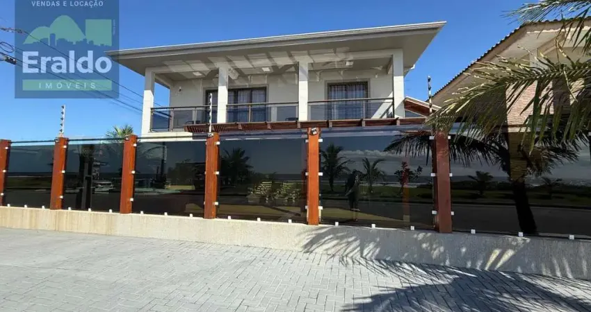 Sobrado em Balneário Saint Etienne - Matinhos, PR