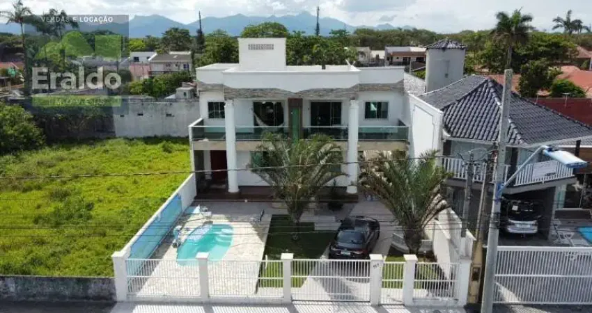 Sobrado em Balneário Gaivotas - Matinhos, PR