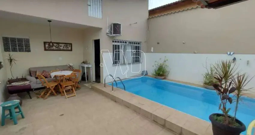 Duas casas amplas e muito confortáveis, com piscina e espaço gourmet, no 2º quarteirão da rua do Banco Itaú.
