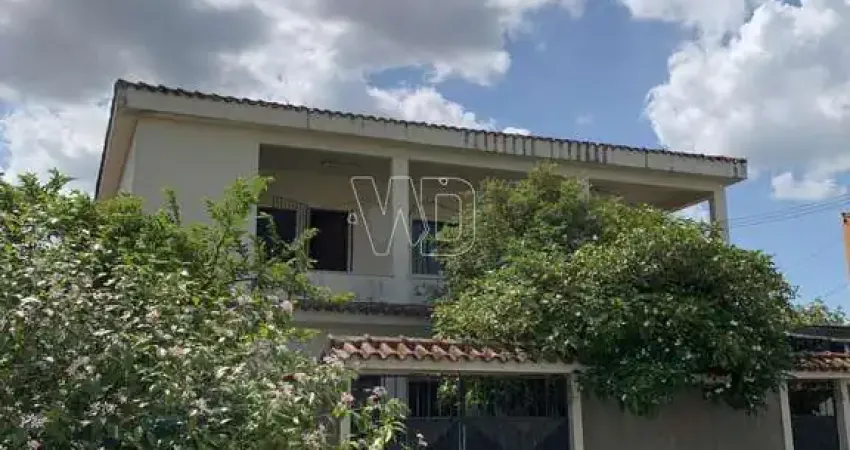 Casa com ótima localização e espaço disponível para venda!
