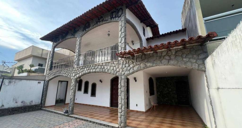 Casa com 5 quartos, 400m², à venda em Itaboraí, Centro