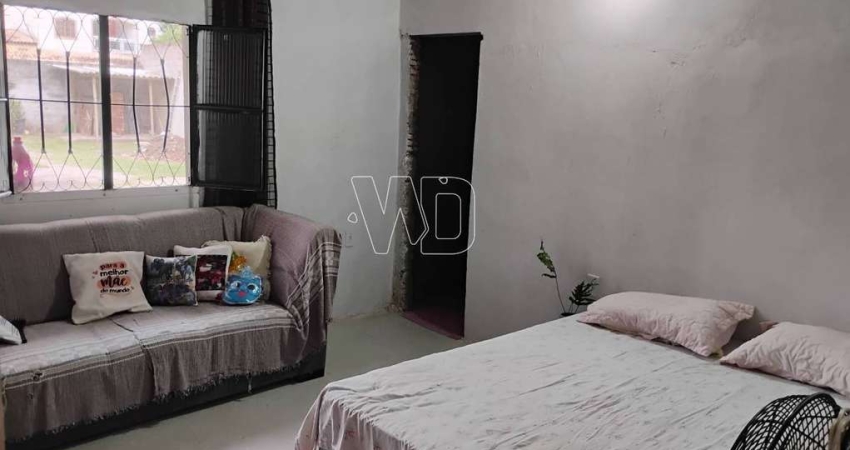 Casa à venda em Itaboraí, Ampliação, com 2 quartos, terreno inteiro