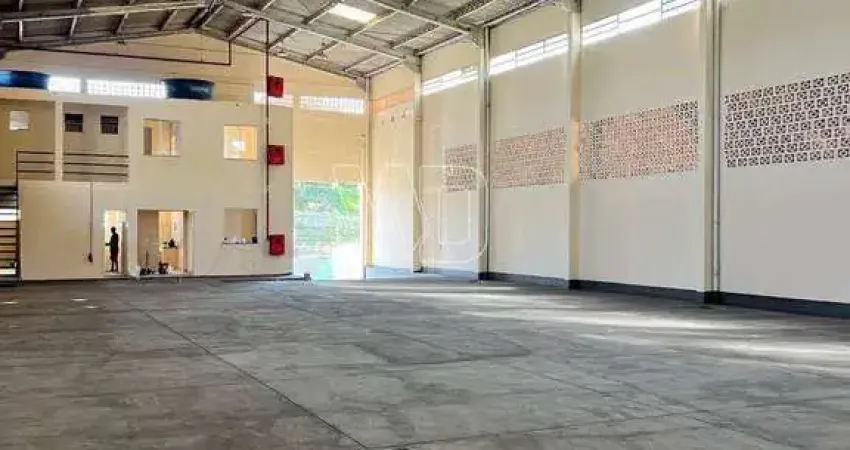 Completo para atender empresas, com rampa, vestiários e salas