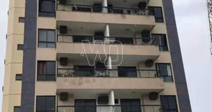 Apartamento 2 qtos medindo 100m², varandão, salão amplo, dependência de empregada.