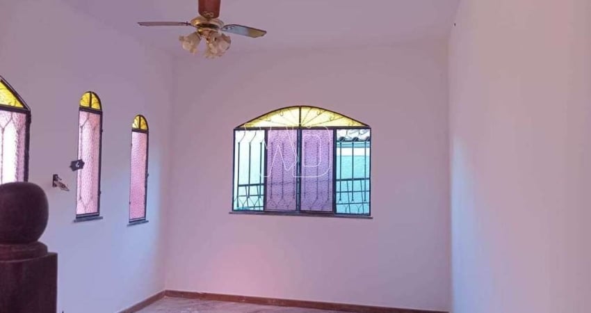 Alugo casa com 3 quartos (1 suíte) - Centro de Itaboraí