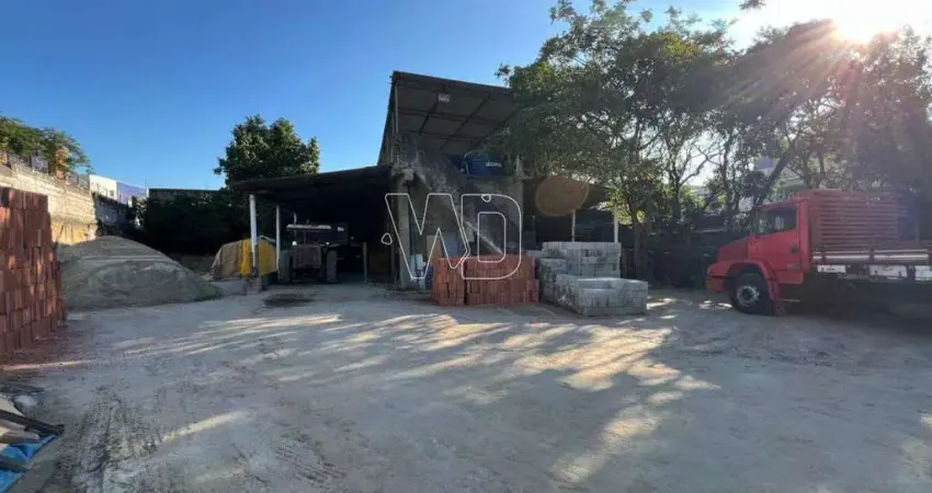 Vendo área de esquina na Avn. Principal junto e junto ao Min. Público