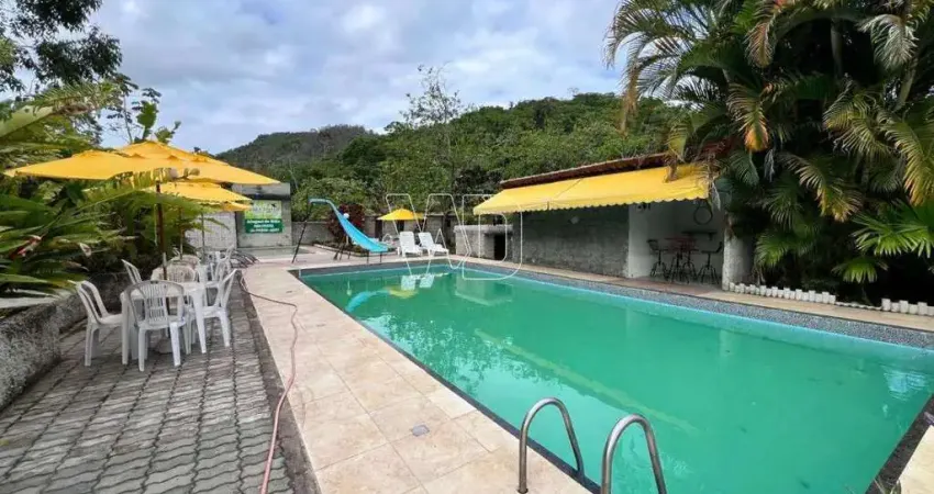 Serra do barbosão - sítio preparado pra morar e cuidar de cachorros - possui canil