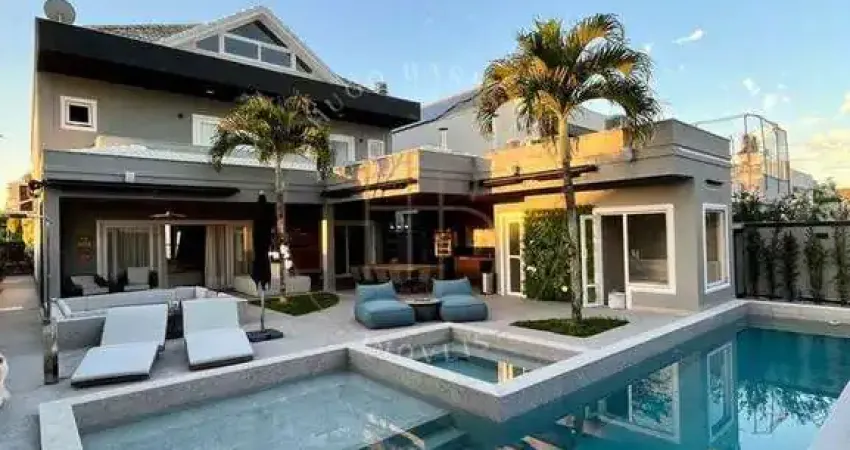 Casa Duplex com 4 Suítes no condomínio Alphaville na Barra da Tijuca