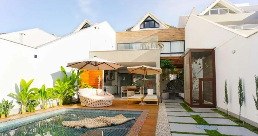 Casa com 5 suítes à venda, 300 m² por R$ 4.600.000 - Barra da Tijuca - Rio de Janeiro/RJ