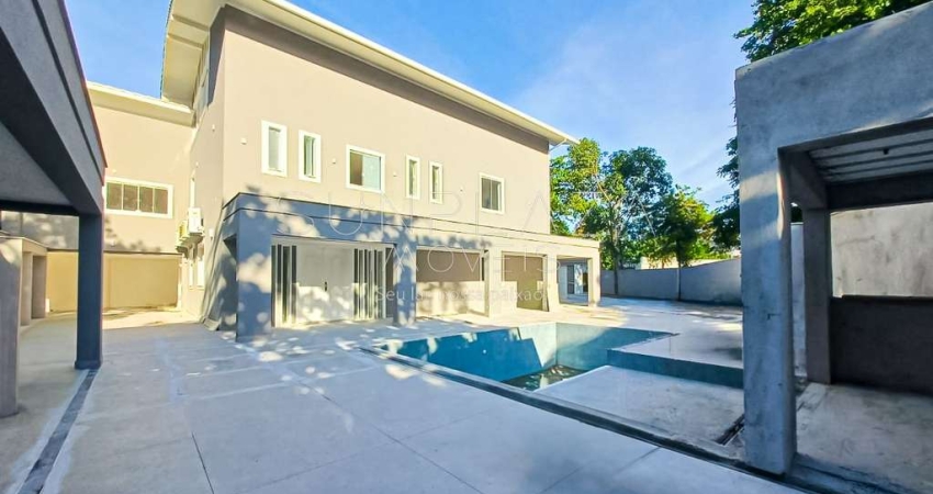 Casa Espetacular na Barra com 1.000m² de Terreno, 6 Suítes e Alto Padrão de Acabamento
